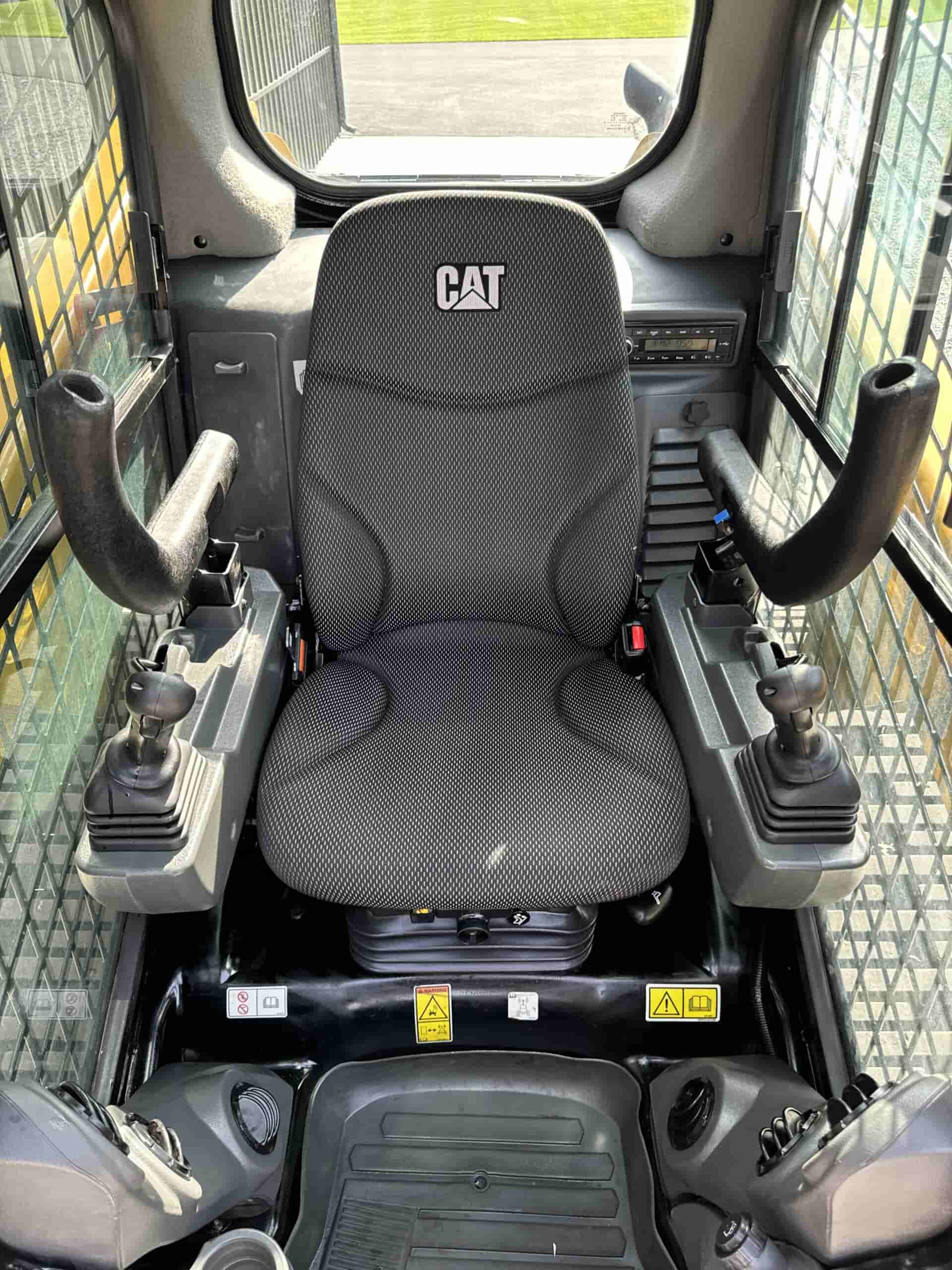 2022 CAT 239D3
